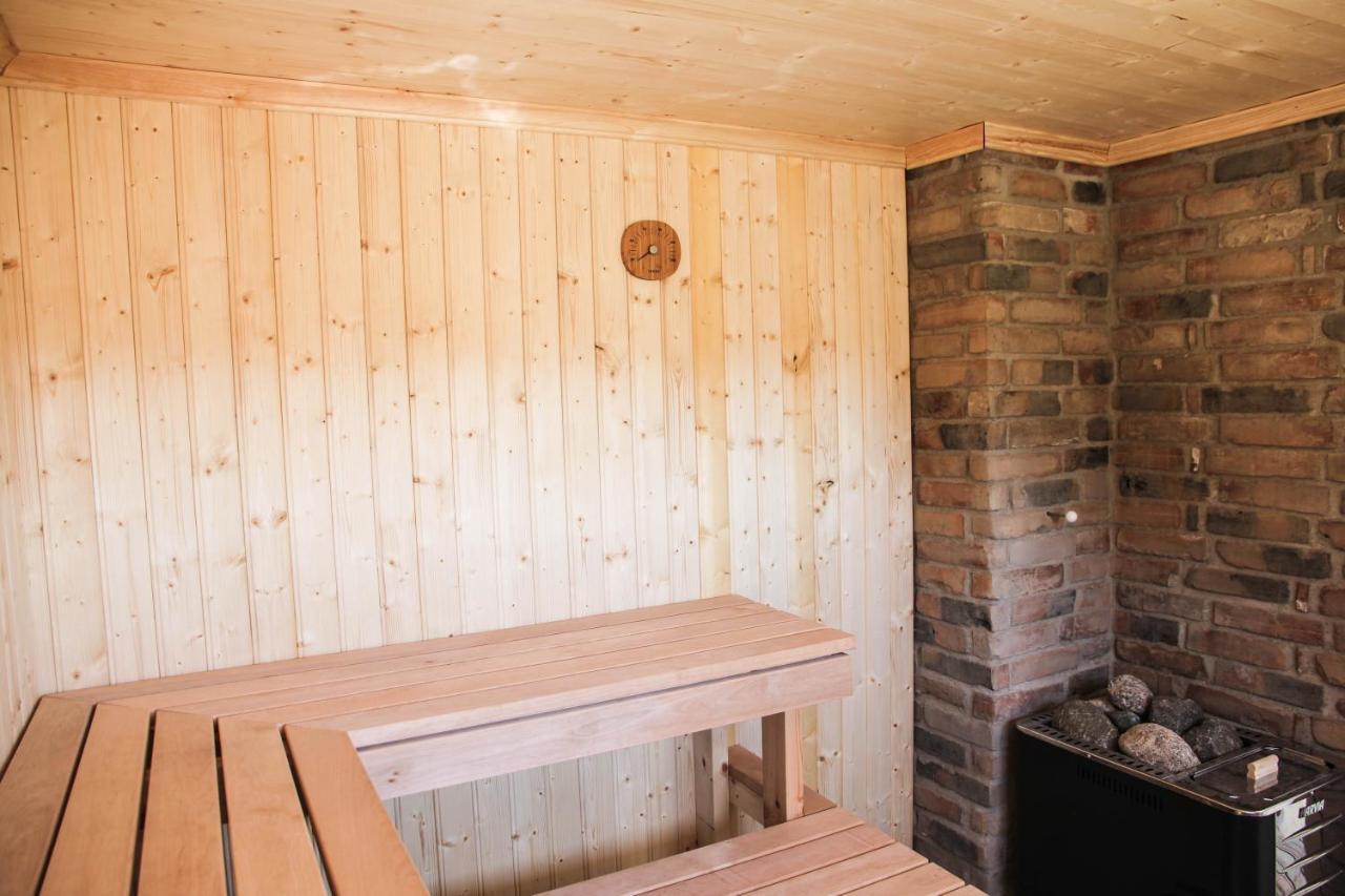 Brobacka Gasthem Bed & Breakfast Jomala ภายนอก รูปภาพ