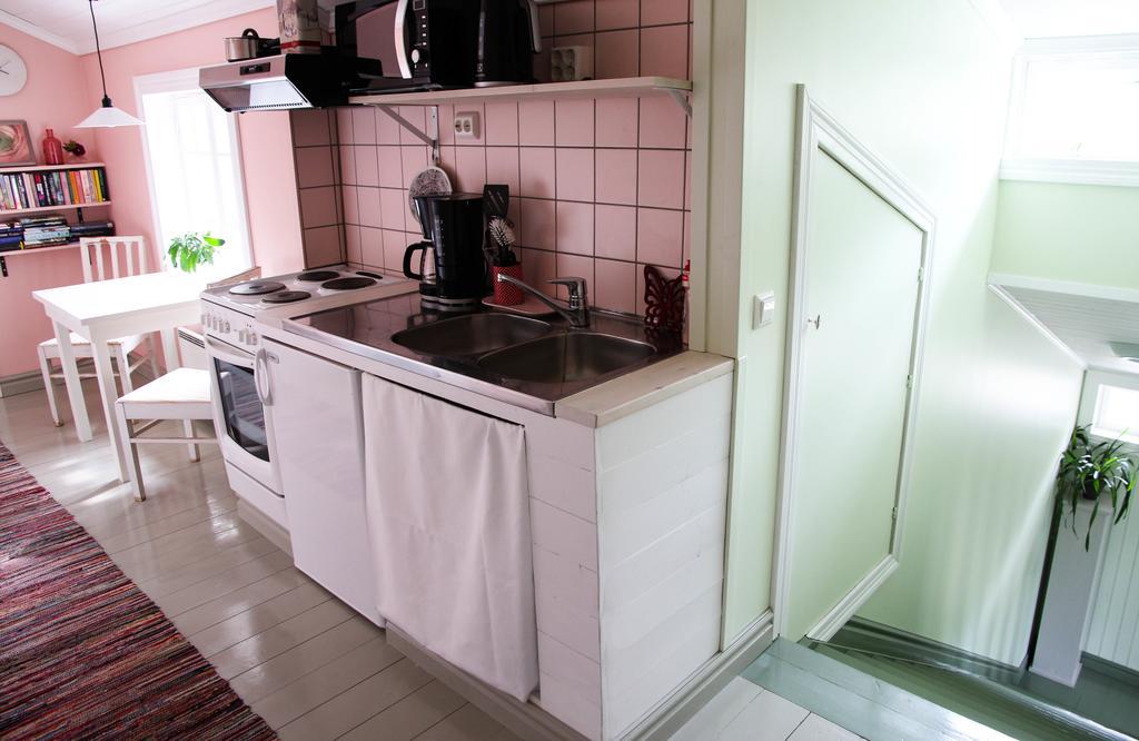 Brobacka Gasthem Bed & Breakfast Jomala ภายนอก รูปภาพ