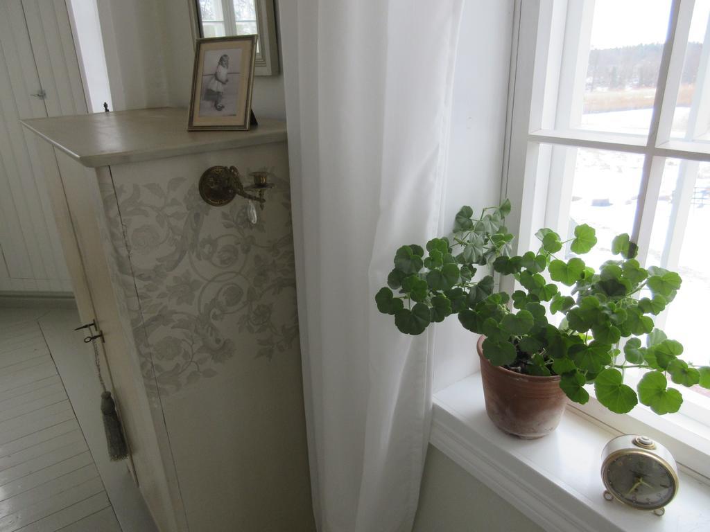 Brobacka Gasthem Bed & Breakfast Jomala ภายนอก รูปภาพ