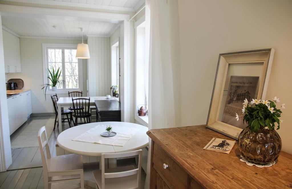 Brobacka Gasthem Bed & Breakfast Jomala ภายนอก รูปภาพ